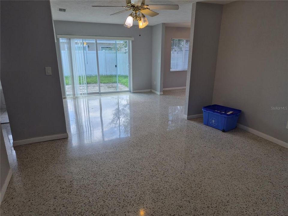 For Rent: $2,400 (3 beds, 2 baths, 1456 Square Feet)