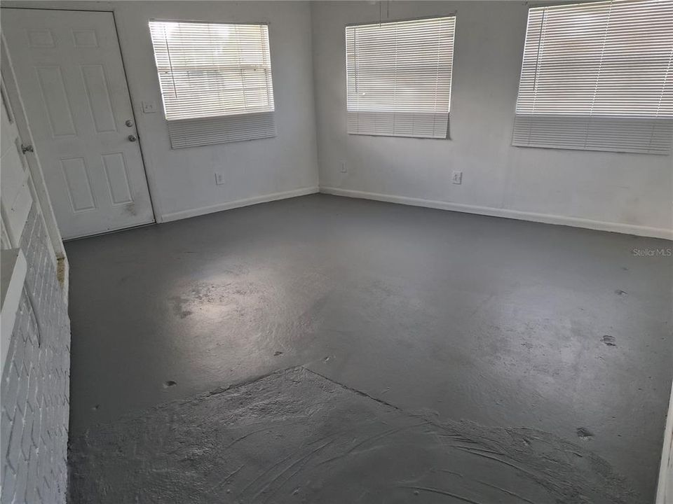 For Rent: $2,400 (3 beds, 2 baths, 1456 Square Feet)