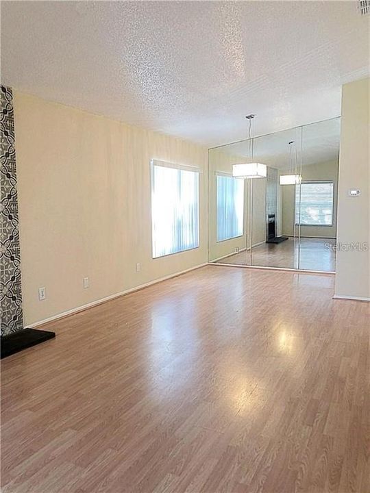 For Rent: $1,700 (2 beds, 2 baths, 865 Square Feet)
