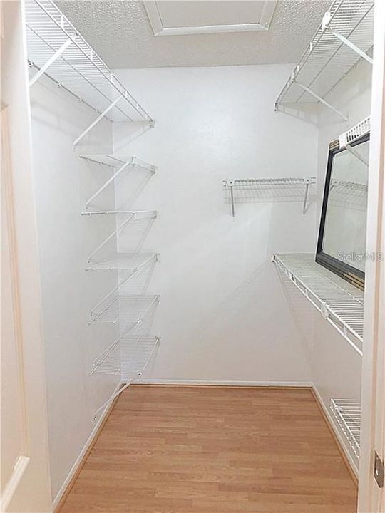 For Rent: $1,700 (2 beds, 2 baths, 865 Square Feet)