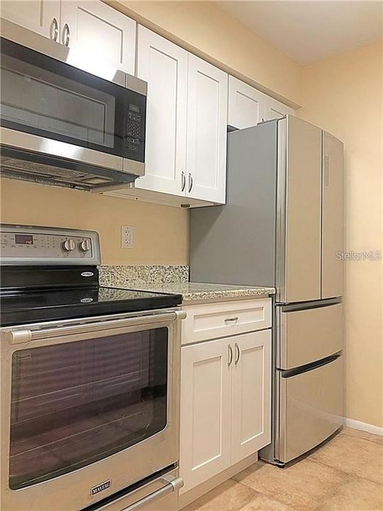 For Rent: $1,700 (2 beds, 2 baths, 865 Square Feet)