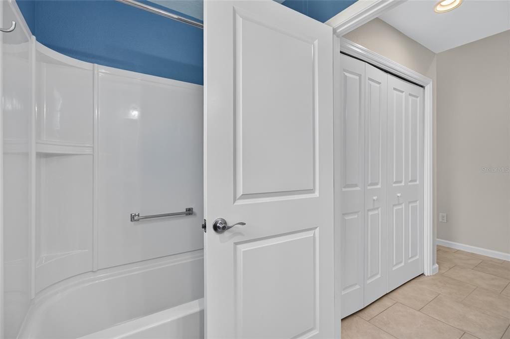 For Sale: $329,000 (2 beds, 2 baths, 1257 Square Feet)