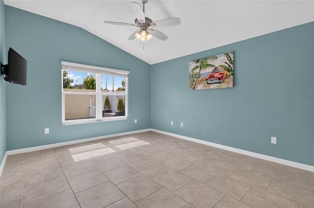 For Sale: $329,000 (2 beds, 2 baths, 1257 Square Feet)