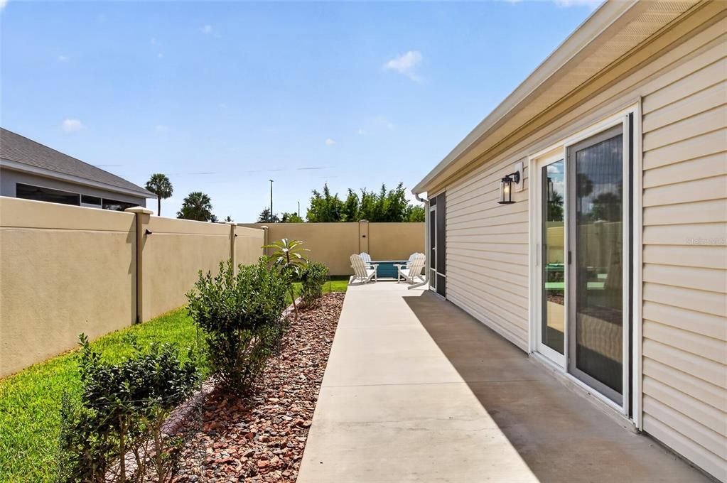 For Sale: $329,000 (2 beds, 2 baths, 1257 Square Feet)