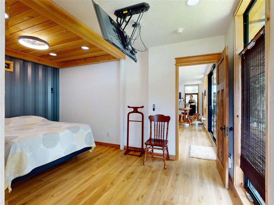 For Sale: $675,000 (2 beds, 2 baths, 1556 Square Feet)