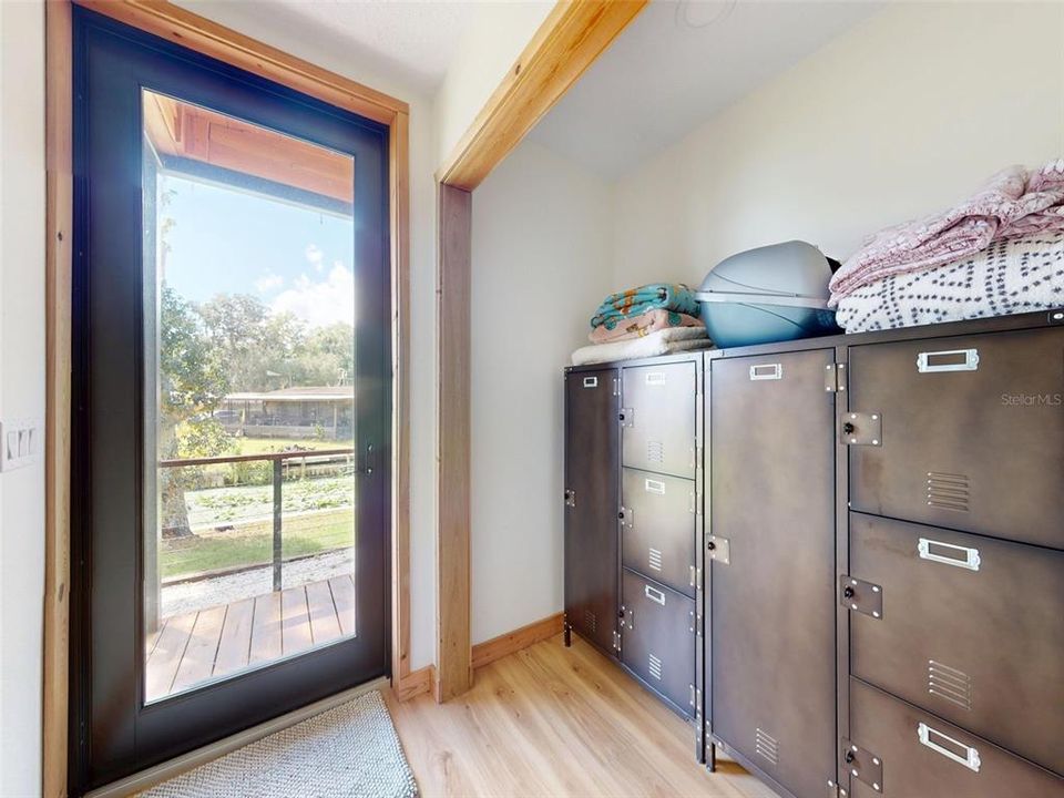 For Sale: $675,000 (2 beds, 2 baths, 1556 Square Feet)