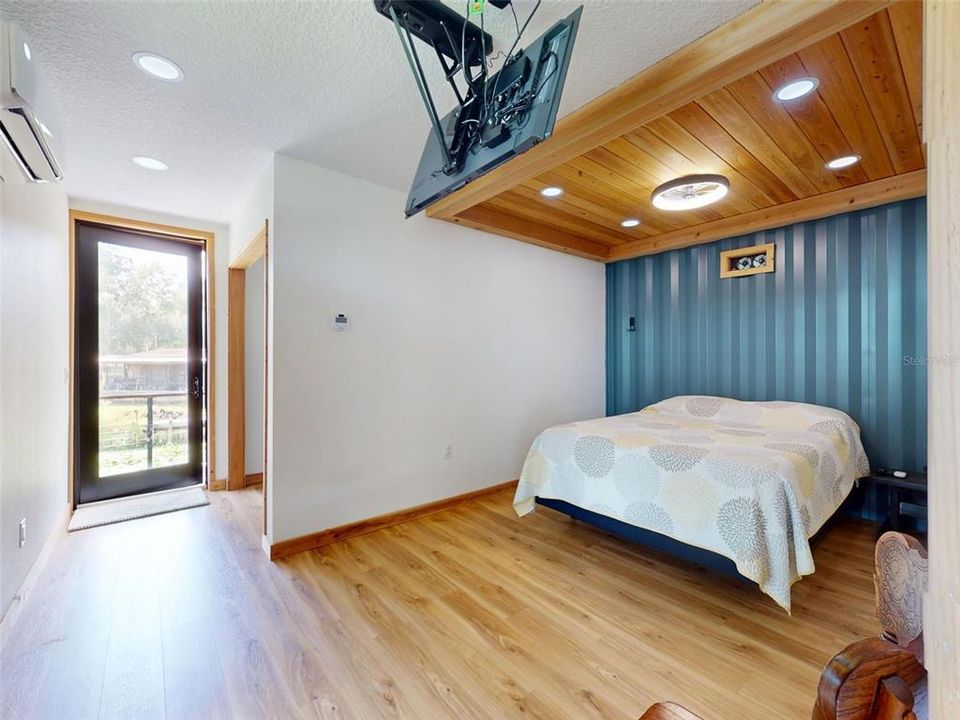For Sale: $675,000 (2 beds, 2 baths, 1556 Square Feet)