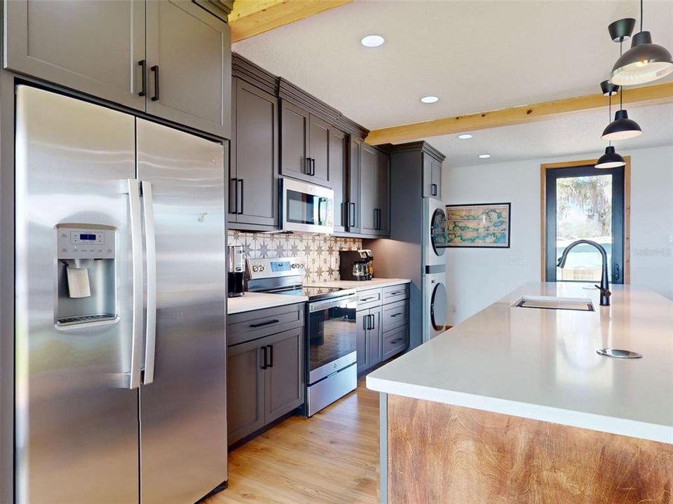 For Sale: $675,000 (2 beds, 2 baths, 1556 Square Feet)