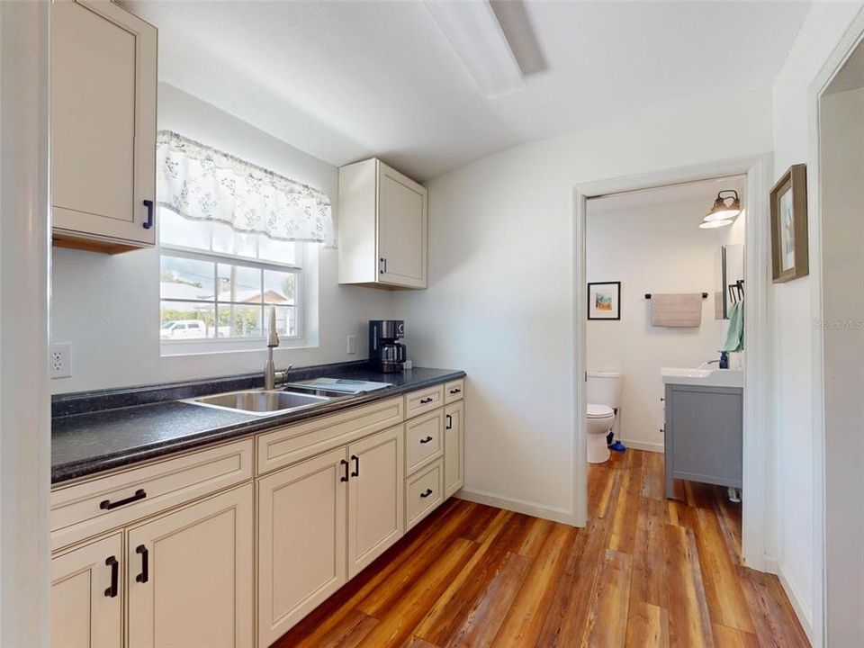 For Sale: $675,000 (2 beds, 2 baths, 1556 Square Feet)