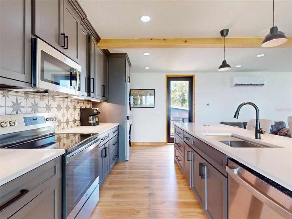 For Sale: $675,000 (2 beds, 2 baths, 1556 Square Feet)
