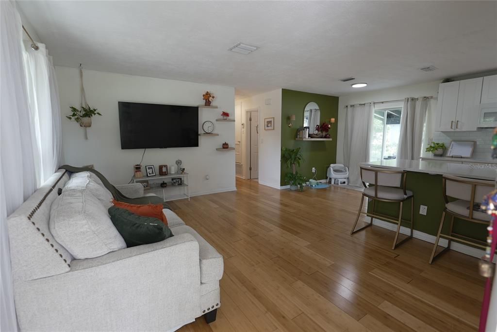 En Venta: $239,000 (2 camas, 1 baños, 910 Pies cuadrados)