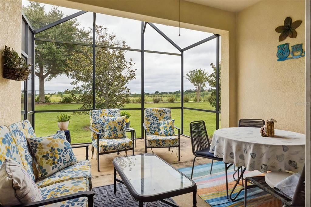 For Sale: $275,000 (2 beds, 2 baths, 1374 Square Feet)
