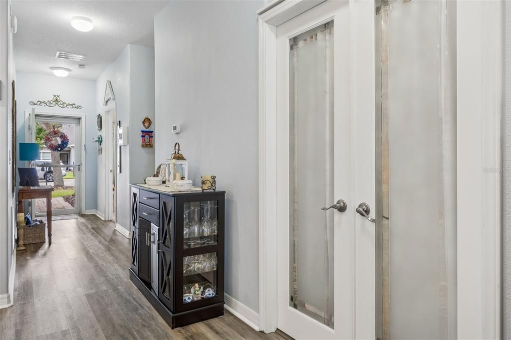 For Sale: $275,000 (2 beds, 2 baths, 1374 Square Feet)