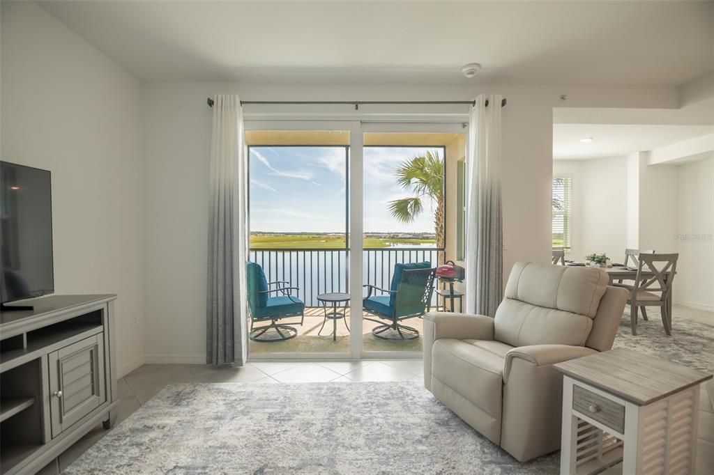 For Sale: $315,000 (2 beds, 2 baths, 1154 Square Feet)