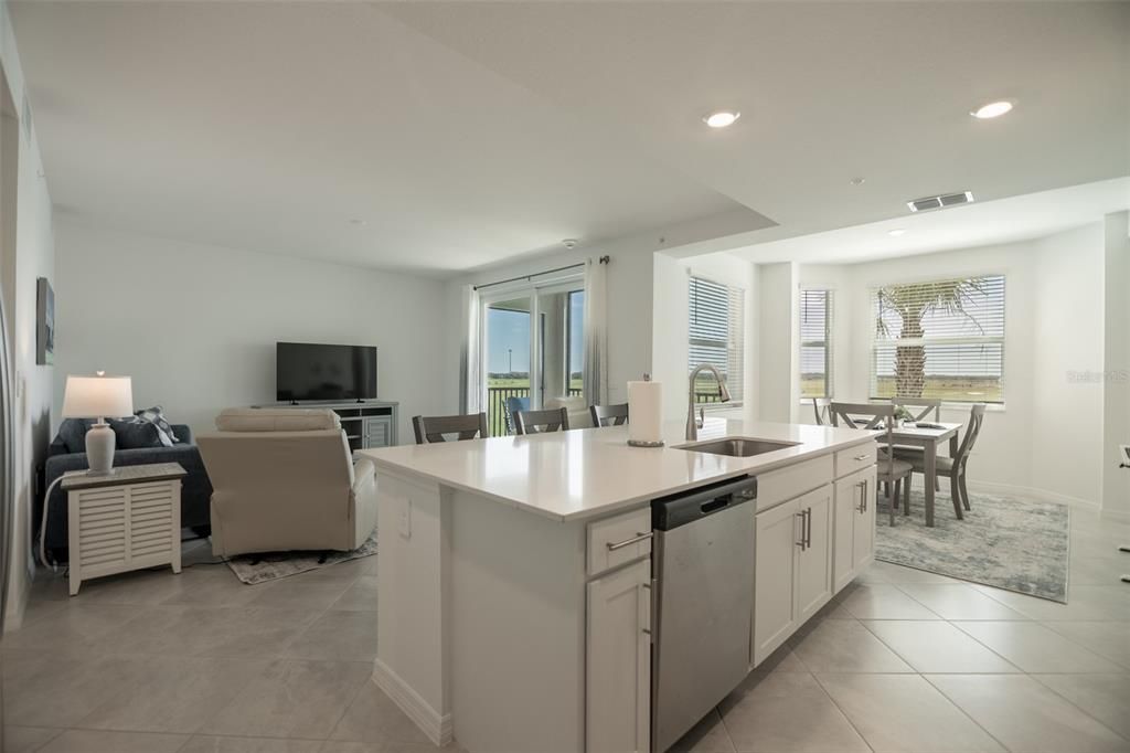 For Sale: $315,000 (2 beds, 2 baths, 1154 Square Feet)