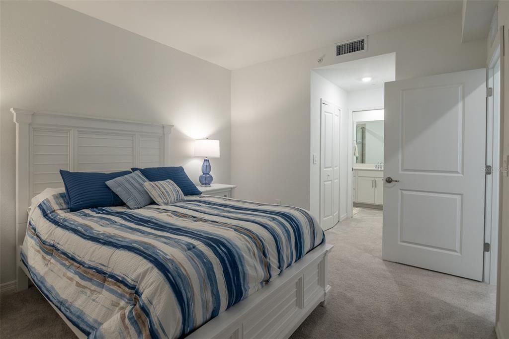 For Sale: $315,000 (2 beds, 2 baths, 1154 Square Feet)