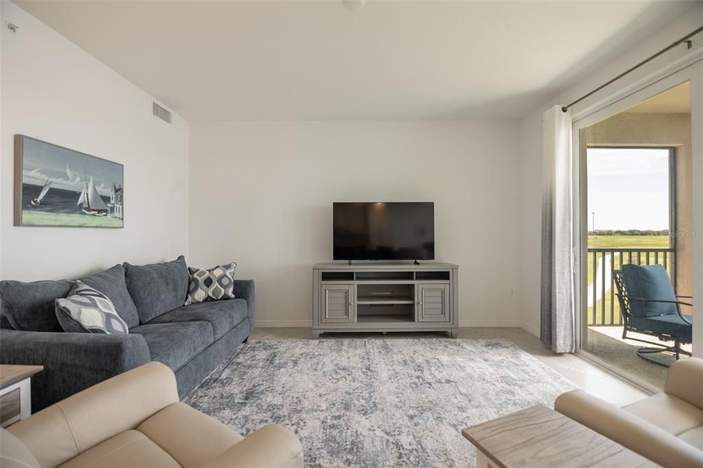 For Sale: $315,000 (2 beds, 2 baths, 1154 Square Feet)