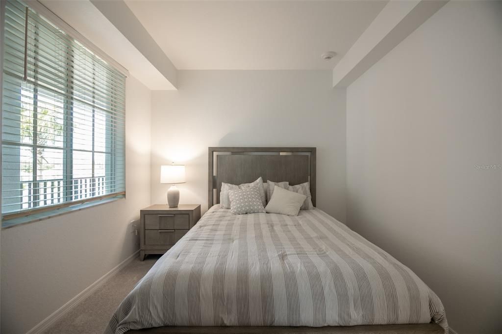 For Sale: $315,000 (2 beds, 2 baths, 1154 Square Feet)