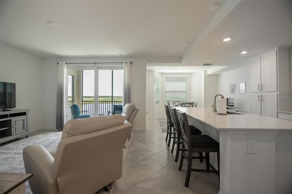 For Sale: $315,000 (2 beds, 2 baths, 1154 Square Feet)