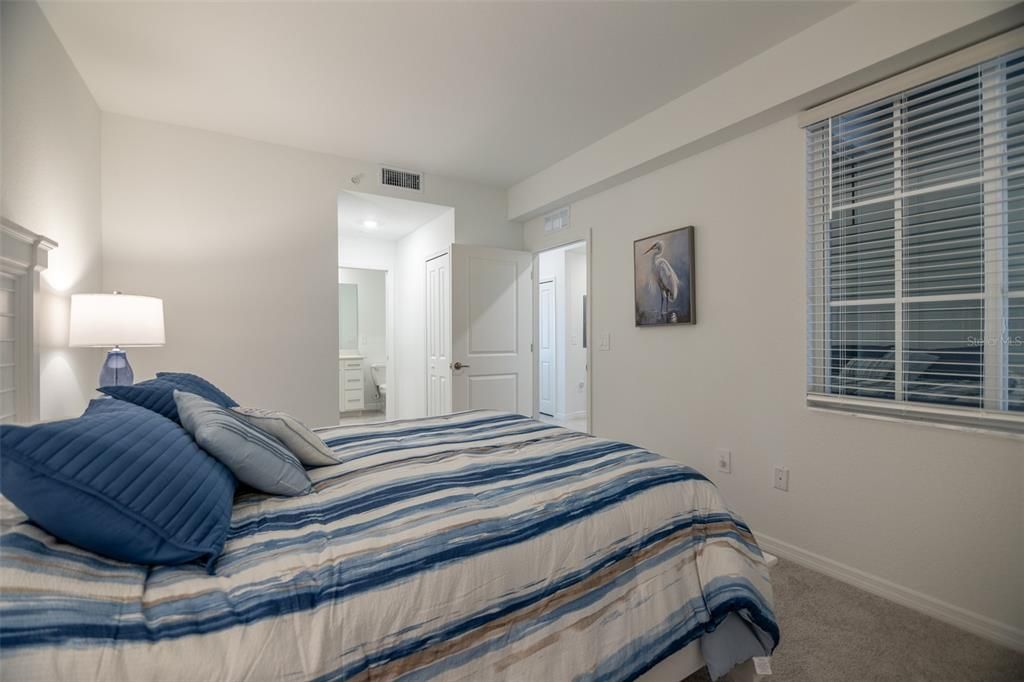 For Sale: $315,000 (2 beds, 2 baths, 1154 Square Feet)