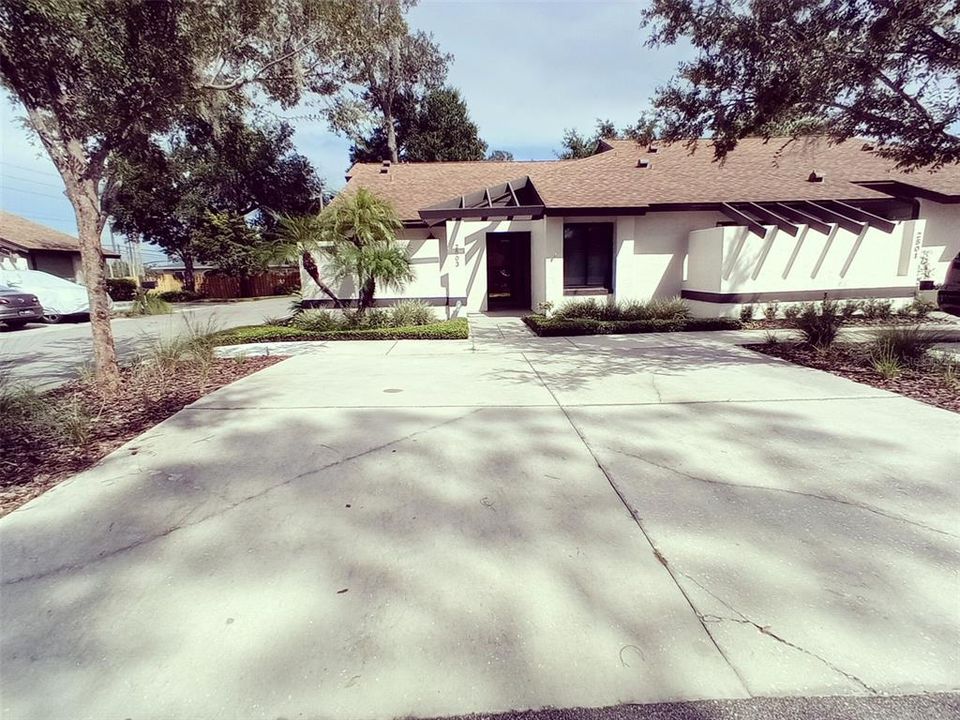 For Rent: $1,900 (2 beds, 2 baths, 1173 Square Feet)