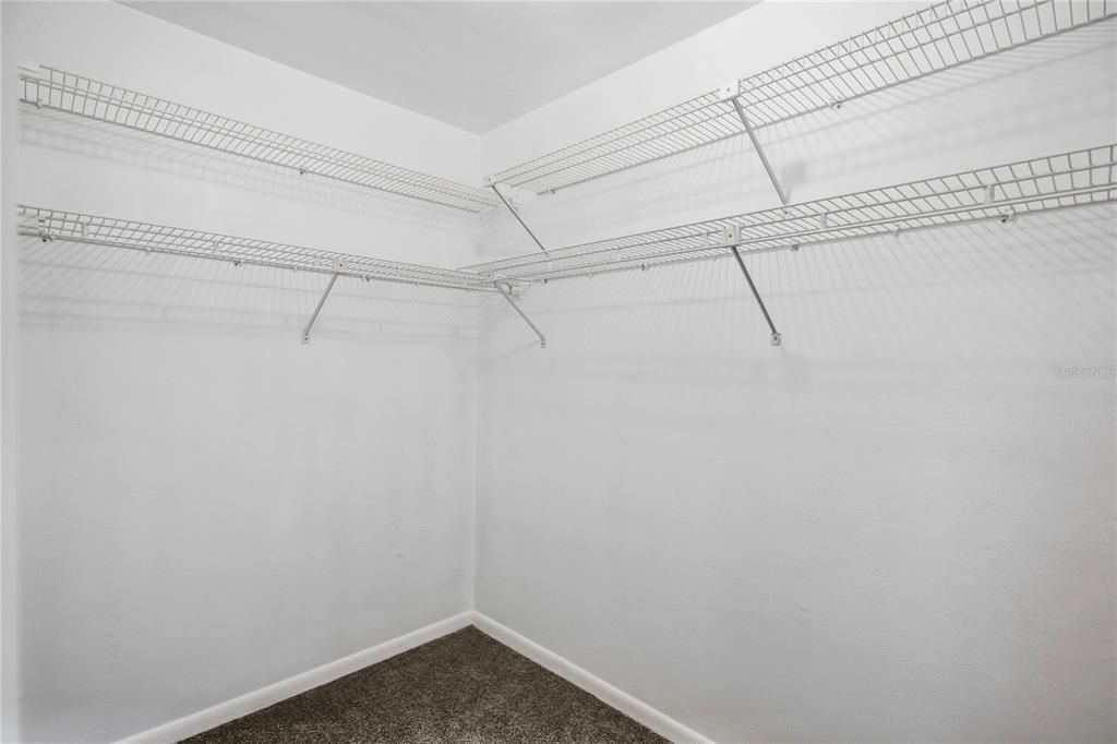 For Sale: $199,800 (2 beds, 1 baths, 1244 Square Feet)
