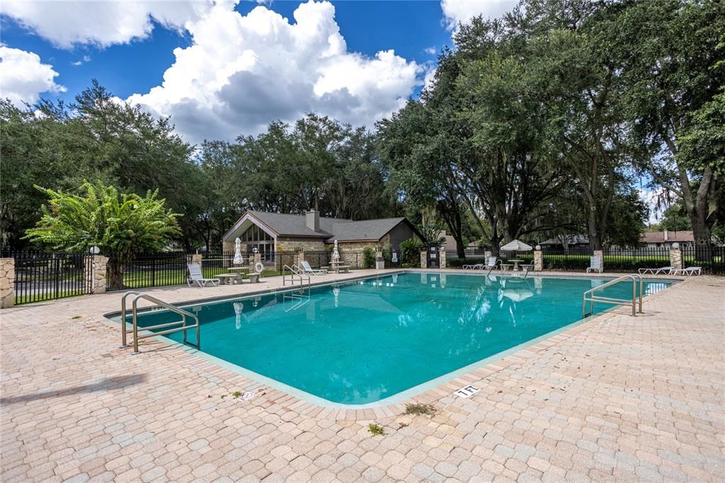 For Sale: $199,800 (2 beds, 1 baths, 1244 Square Feet)