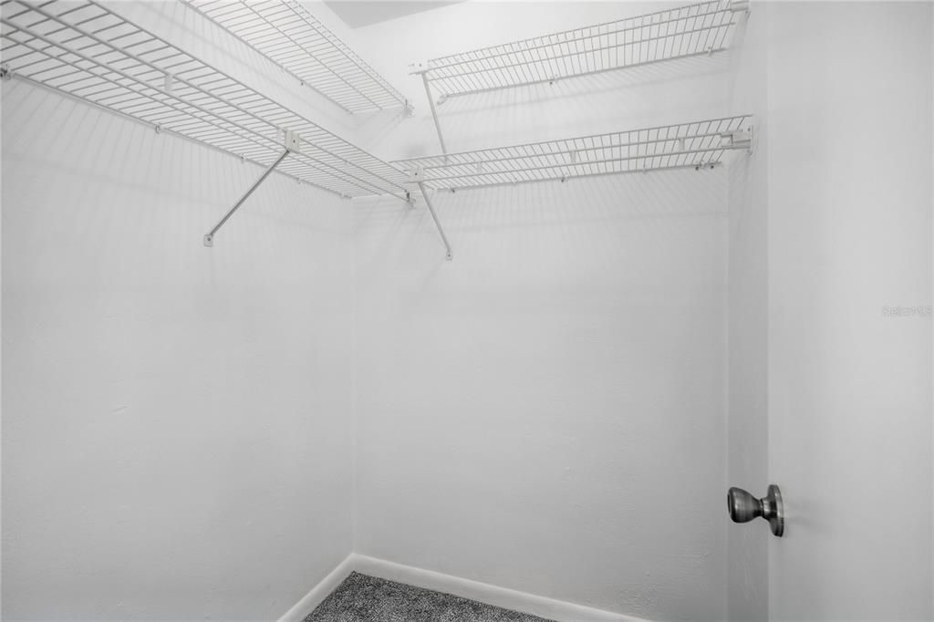 For Sale: $199,800 (2 beds, 1 baths, 1244 Square Feet)
