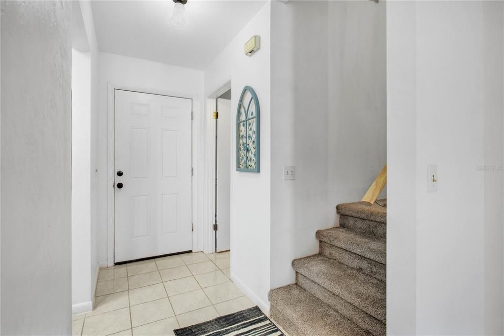 For Sale: $199,800 (2 beds, 1 baths, 1244 Square Feet)