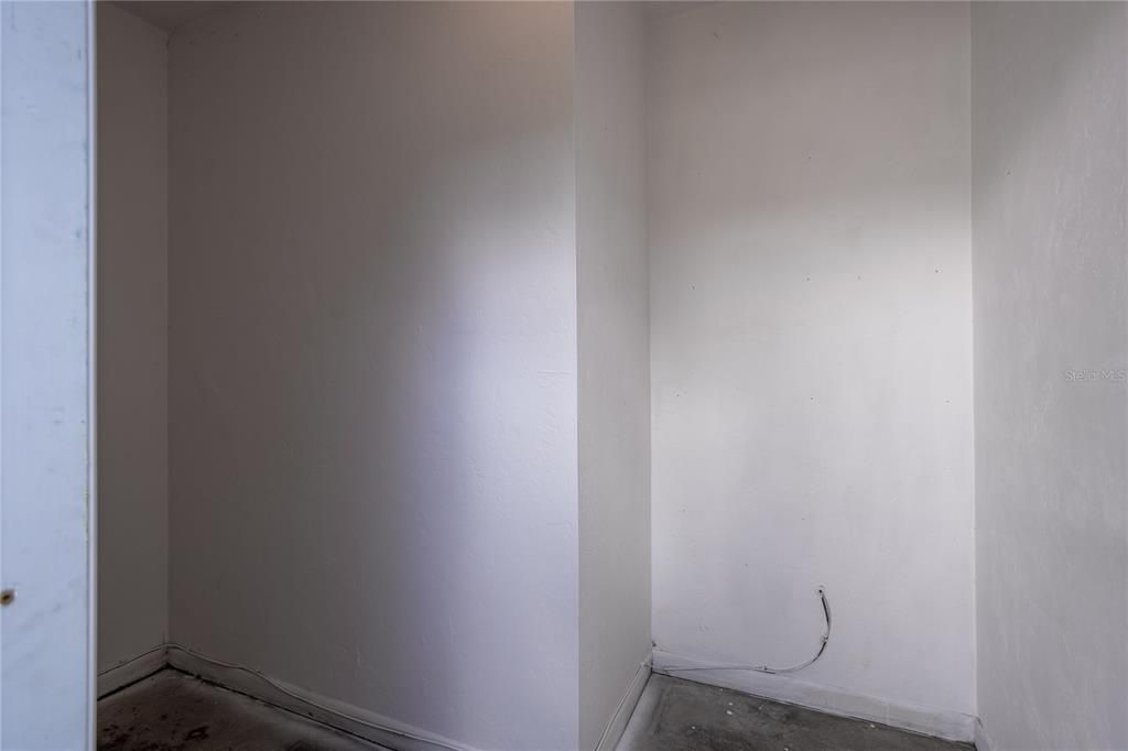 For Sale: $199,800 (2 beds, 1 baths, 1244 Square Feet)