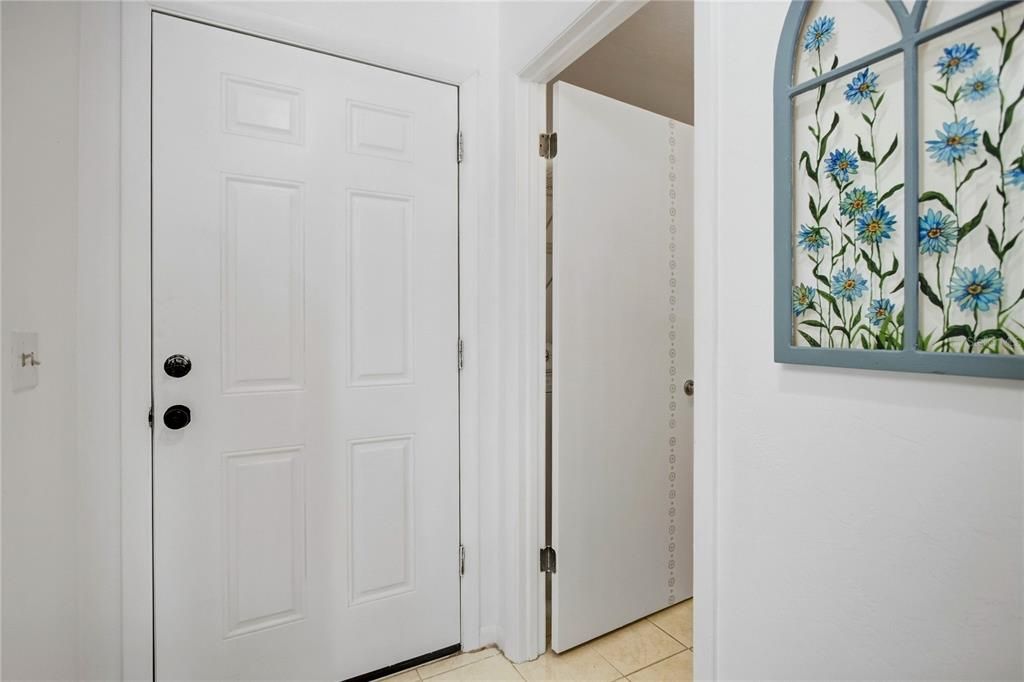 For Sale: $199,800 (2 beds, 1 baths, 1244 Square Feet)
