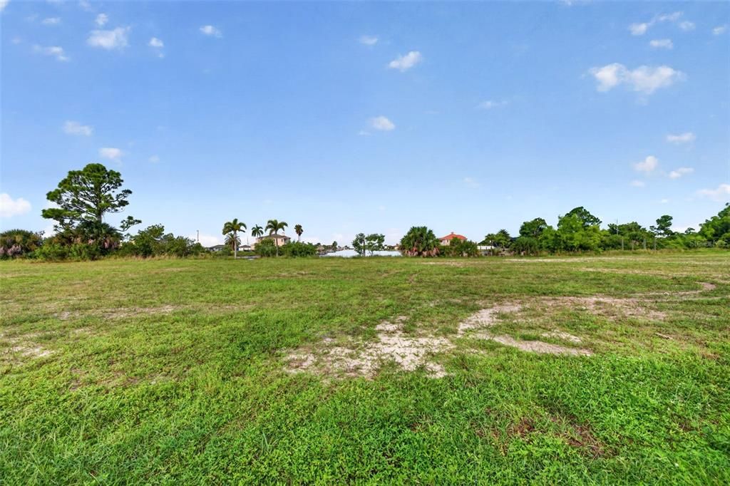 待售: $249,000 (0.23 acres)