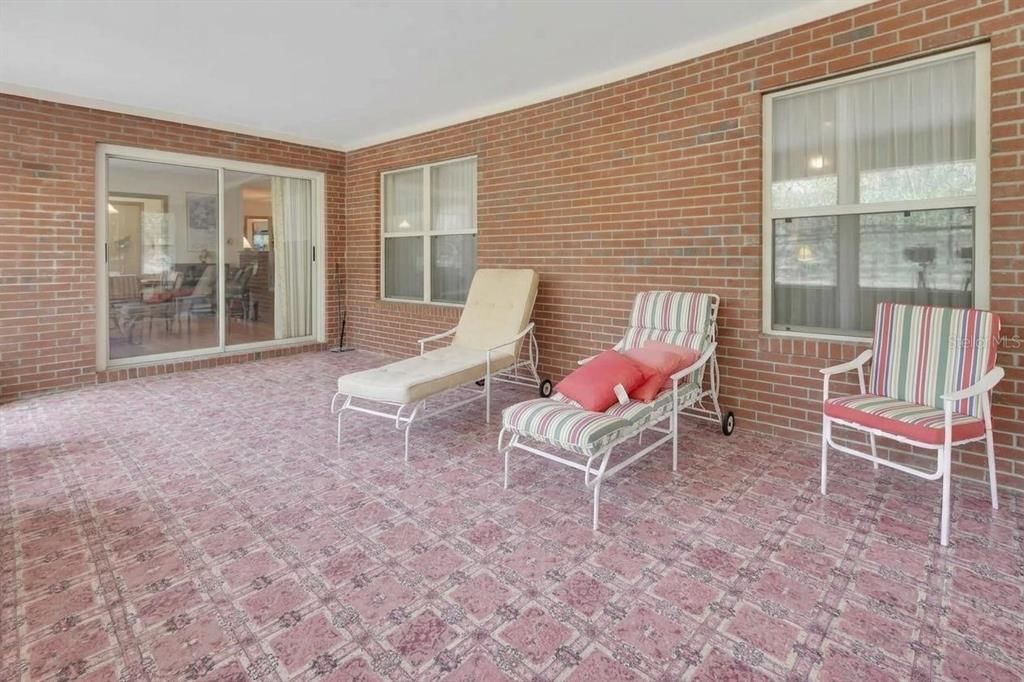 En Venta: $449,900 (4 camas, 2 baños, 2431 Pies cuadrados)