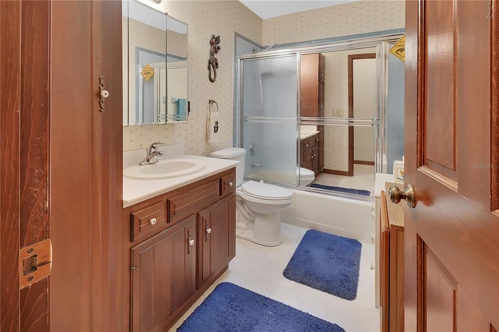 En Venta: $449,900 (4 camas, 2 baños, 2431 Pies cuadrados)