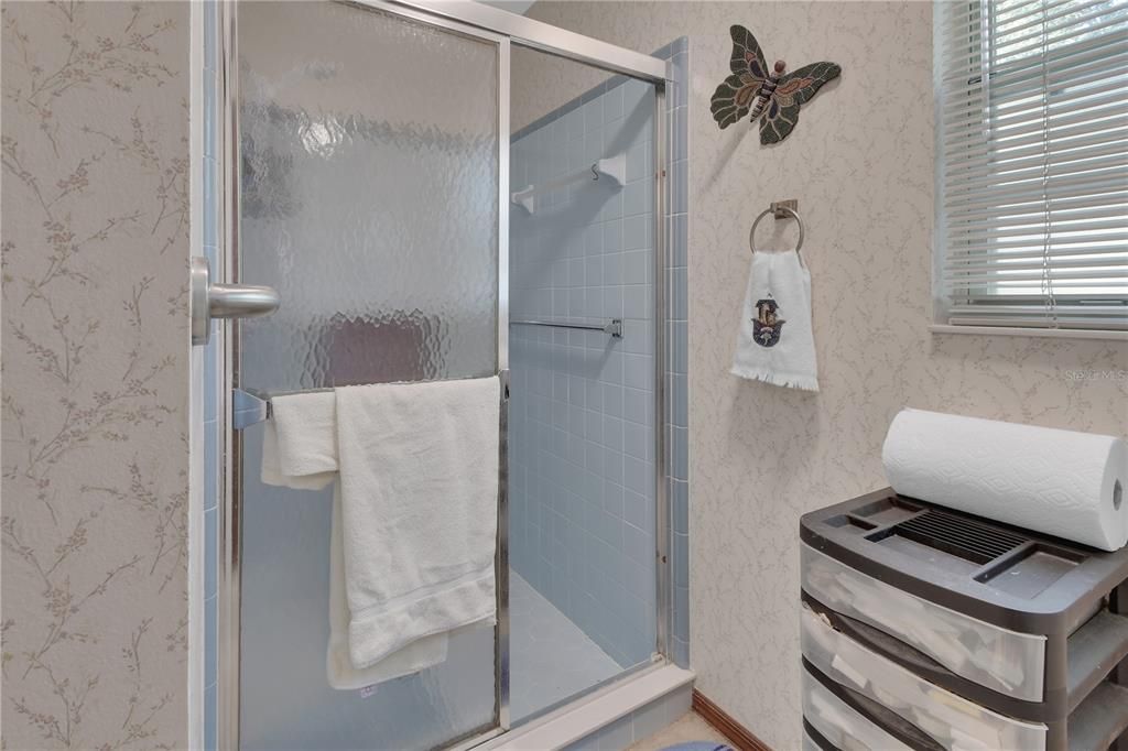 En Venta: $449,900 (4 camas, 2 baños, 2431 Pies cuadrados)