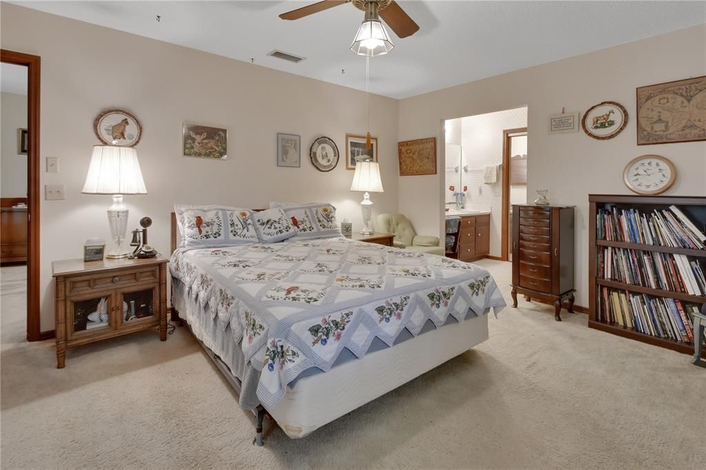 En Venta: $449,900 (4 camas, 2 baños, 2431 Pies cuadrados)