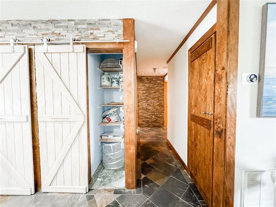 For Sale: $329,900 (3 beds, 1 baths, 962 Square Feet)