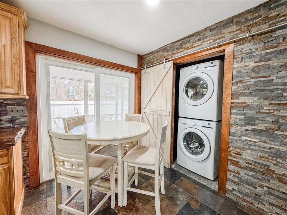 For Sale: $329,900 (3 beds, 1 baths, 962 Square Feet)