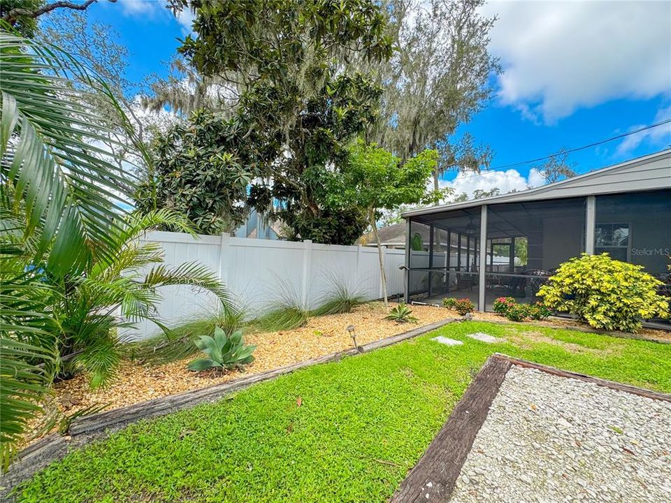 For Sale: $329,900 (3 beds, 1 baths, 962 Square Feet)