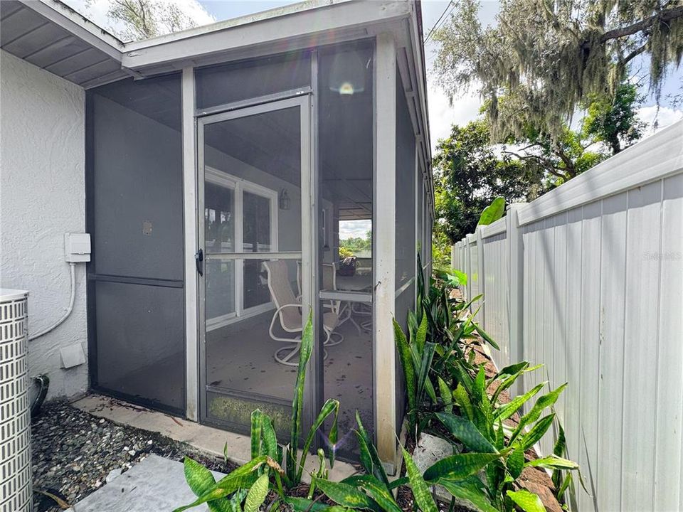 For Sale: $329,900 (3 beds, 1 baths, 962 Square Feet)