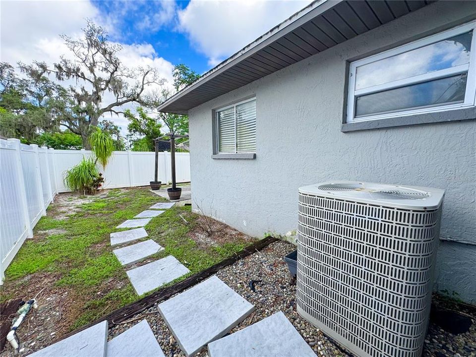 For Sale: $329,900 (3 beds, 1 baths, 962 Square Feet)