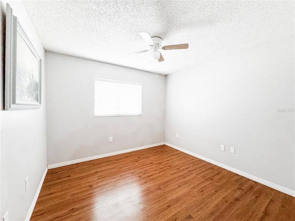For Sale: $329,900 (3 beds, 1 baths, 962 Square Feet)