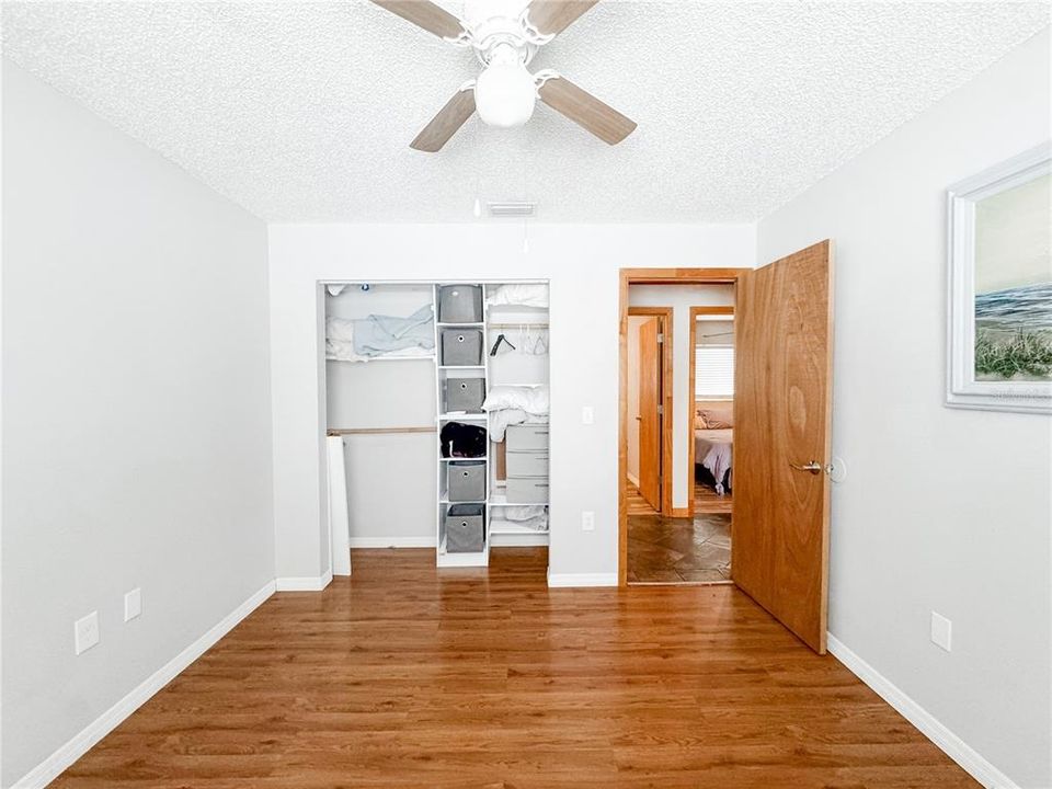 For Sale: $329,900 (3 beds, 1 baths, 962 Square Feet)