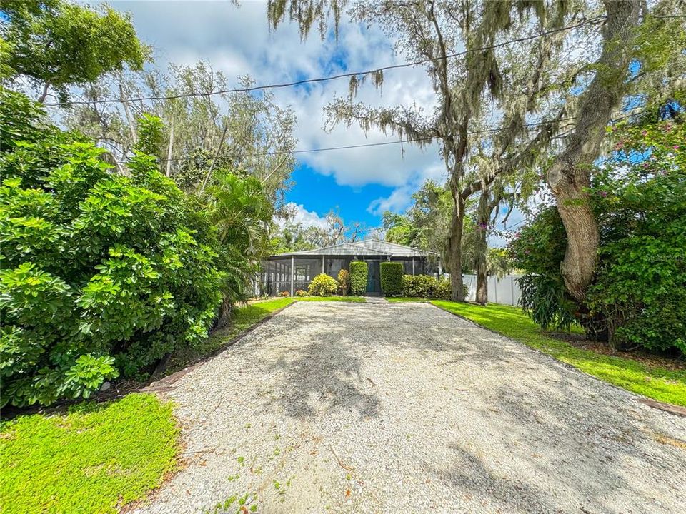 For Sale: $329,900 (3 beds, 1 baths, 962 Square Feet)