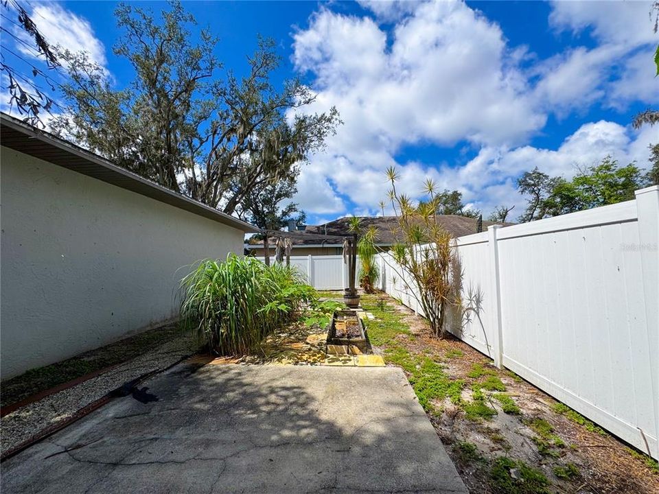 For Sale: $329,900 (3 beds, 1 baths, 962 Square Feet)