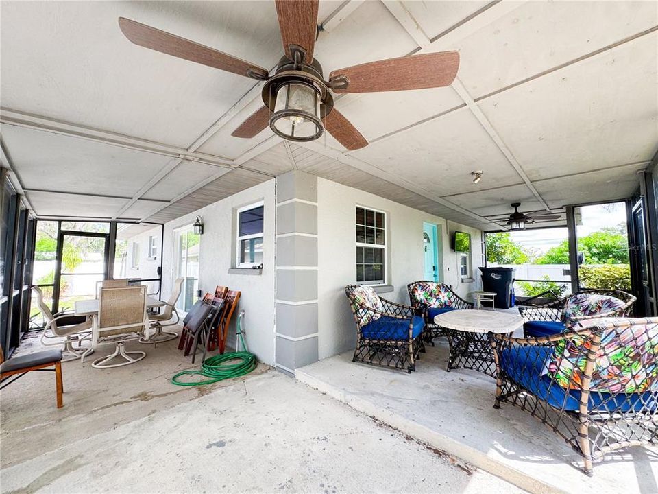 For Sale: $329,900 (3 beds, 1 baths, 962 Square Feet)