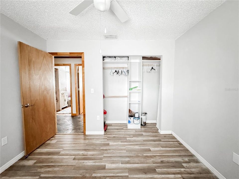 For Sale: $329,900 (3 beds, 1 baths, 962 Square Feet)
