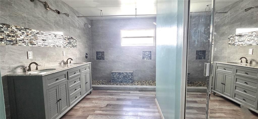 На продажу: $196,000 (4 спален, 3 ванн, 1866 Квадратных фут)