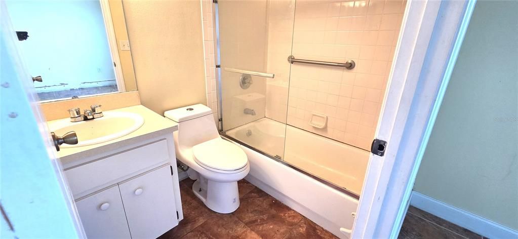 На продажу: $196,000 (4 спален, 3 ванн, 1866 Квадратных фут)