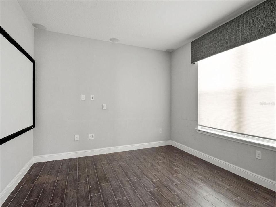 En Venta: $899,000 (4 camas, 3 baños, 2748 Pies cuadrados)